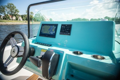 New modern boat Compass 6s