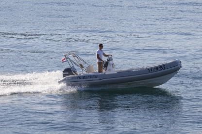 Alquiler Neumática  Trimarin 600 Split