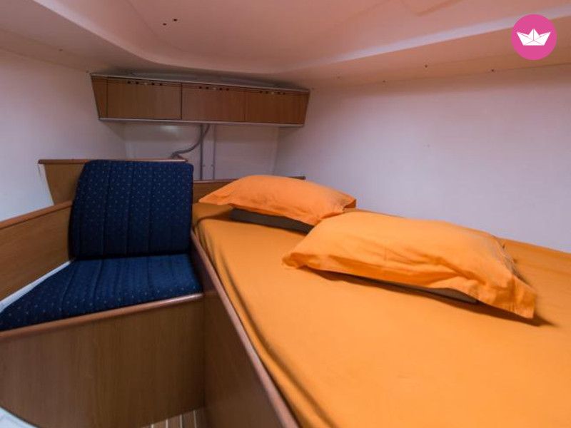 Sailboat Harmony - Poncin Yachts 38 for hire