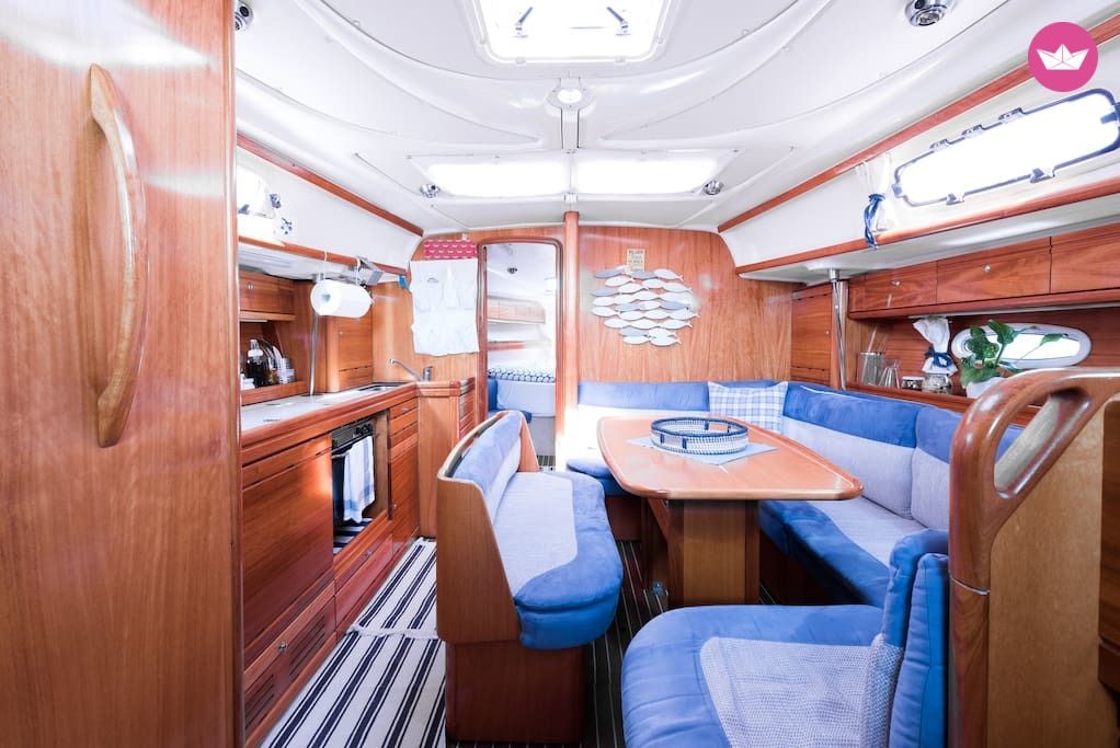 Charter sailboat in Bari  