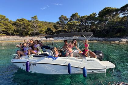 Quicksilver Activ 555 Cabin