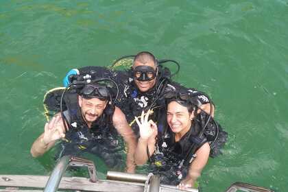 Ocean Boat Available For Scuba Diving Lessons Also