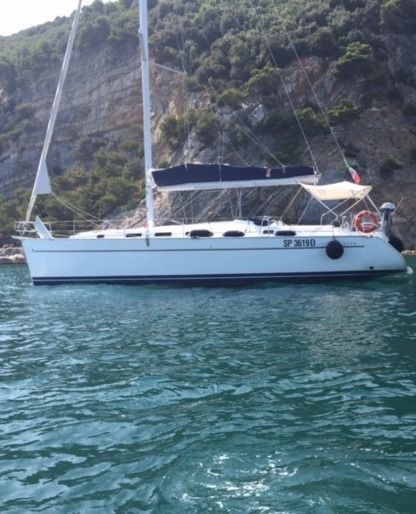 Charter Sailboat Beneteau Cyclades 43 La Spezia