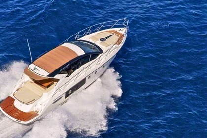 Cranchi M44 HT Uthyrning: Upplev Amalfikusten med stil