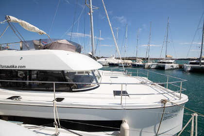Hyra båt Katamaran Fountaine Pajot Fountaine Pajot MY 37 Pomer