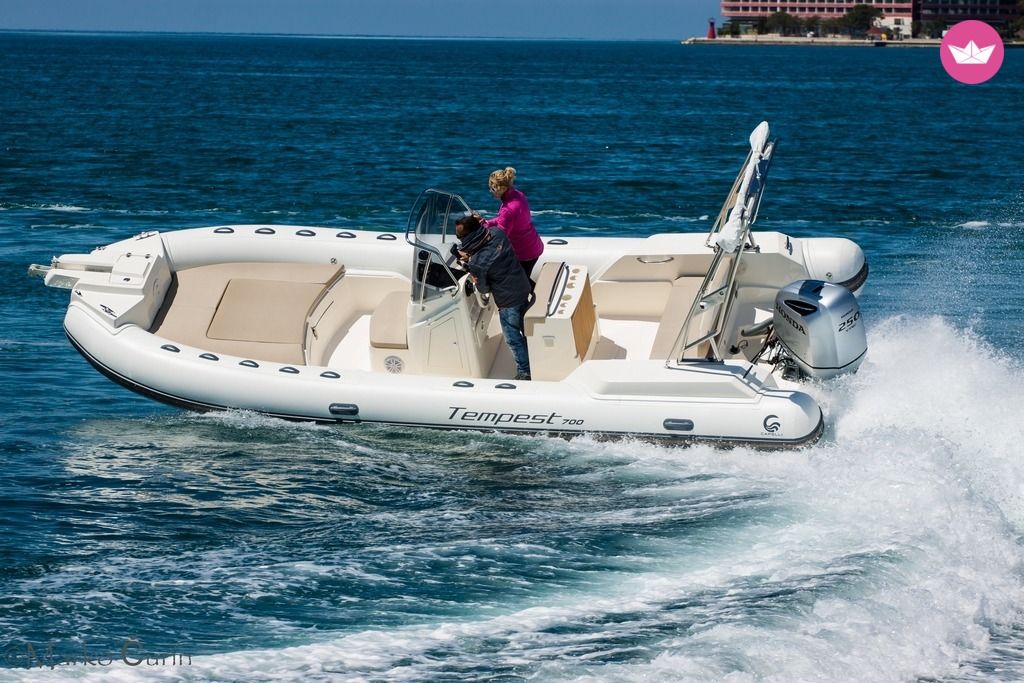 RIB Capelli Tempest 700 + Honda V6  
