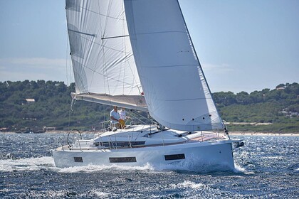 Charter Sailboat  Sun Odyssey 440 Skiathos