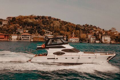 Spacious and comfortable yacht in the Bosphorus