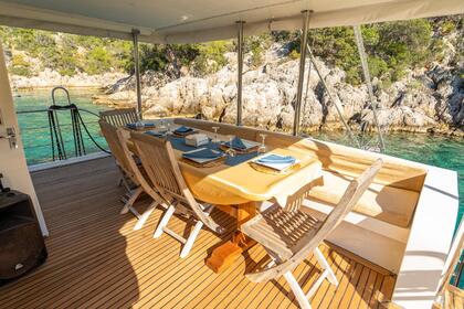 Luxury Gulet with a capacity of 8 people