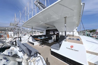 Charter Catamaran Fountaine Pajot Isla 40 Trogir