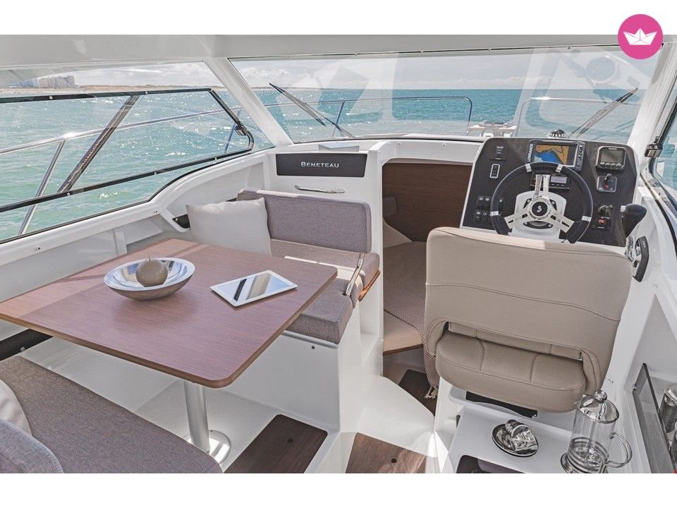 Motorboat  Antares 8   