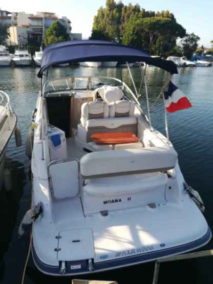 Charter Motorboat Four Winns 258 Vista Mandelieu-La Napoule