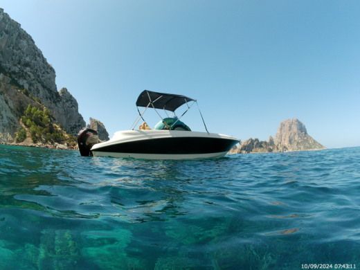 Ibiza Motorboat Femis Aqua  Sport alt tag text