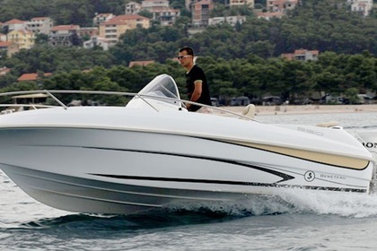 Miete Motorboot BENETEAU Flyer 550 Sun Deck Toscolano-Maderno