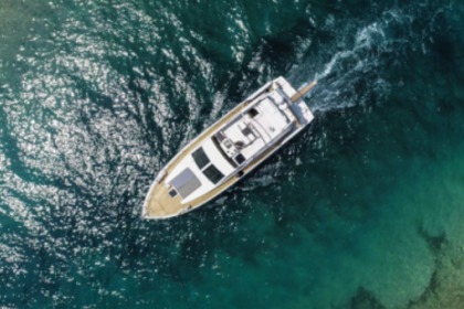 Noleggio Yacht a motore Up to 22 guests Ferretti 52 Mykonos