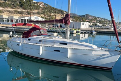Rental Sailboat Beneteau Oceanis Clipper 331 Castelldefels