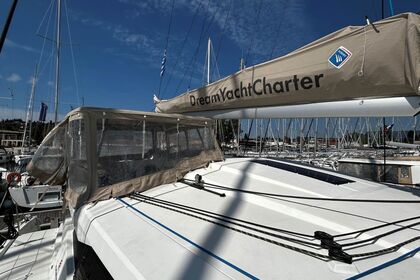 Hire Catamaran Fountaine Pajot Fountaine Pajot Astrea 42 - 4 + 2 cab. Kontokali