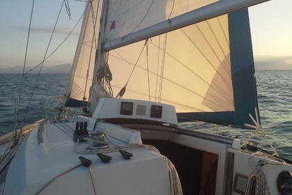 Charter Sailboat BENETEAU FIRST 325 Lorient