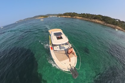 Location Bateau à moteur Beneteau Antarès 8 OB Hyères