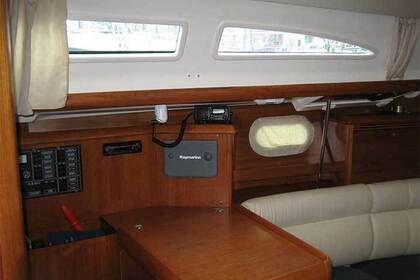 Noleggio Barca a vela JEANNEAU SUN ODYSSEY 37 Le Grazie