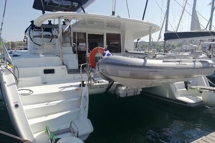 Charter Catamaran LAGOON 400 S2 Laurium