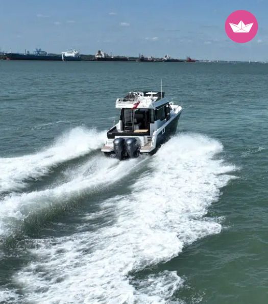 Bateau à moteur Jeanneau Merry Fisher 1095 600cv 4