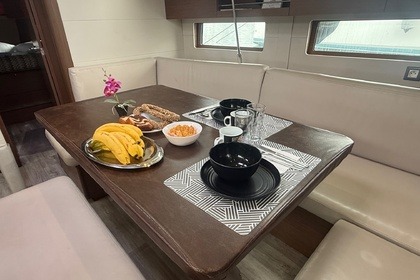 OCEANIS 46.1 (with A/C and GENERATOR)