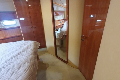 Ferretti 53 flybridge