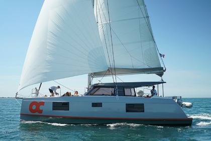 Charter Catamaran Nautitech 40 Open La Rochelle