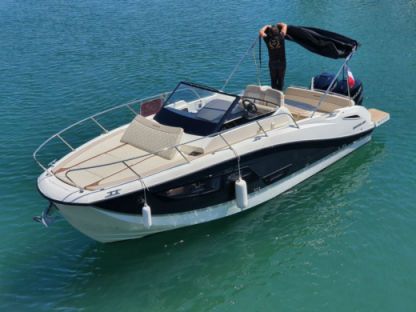 Location Bateau à moteur Quicksilver 875 Sundeck Fréjus