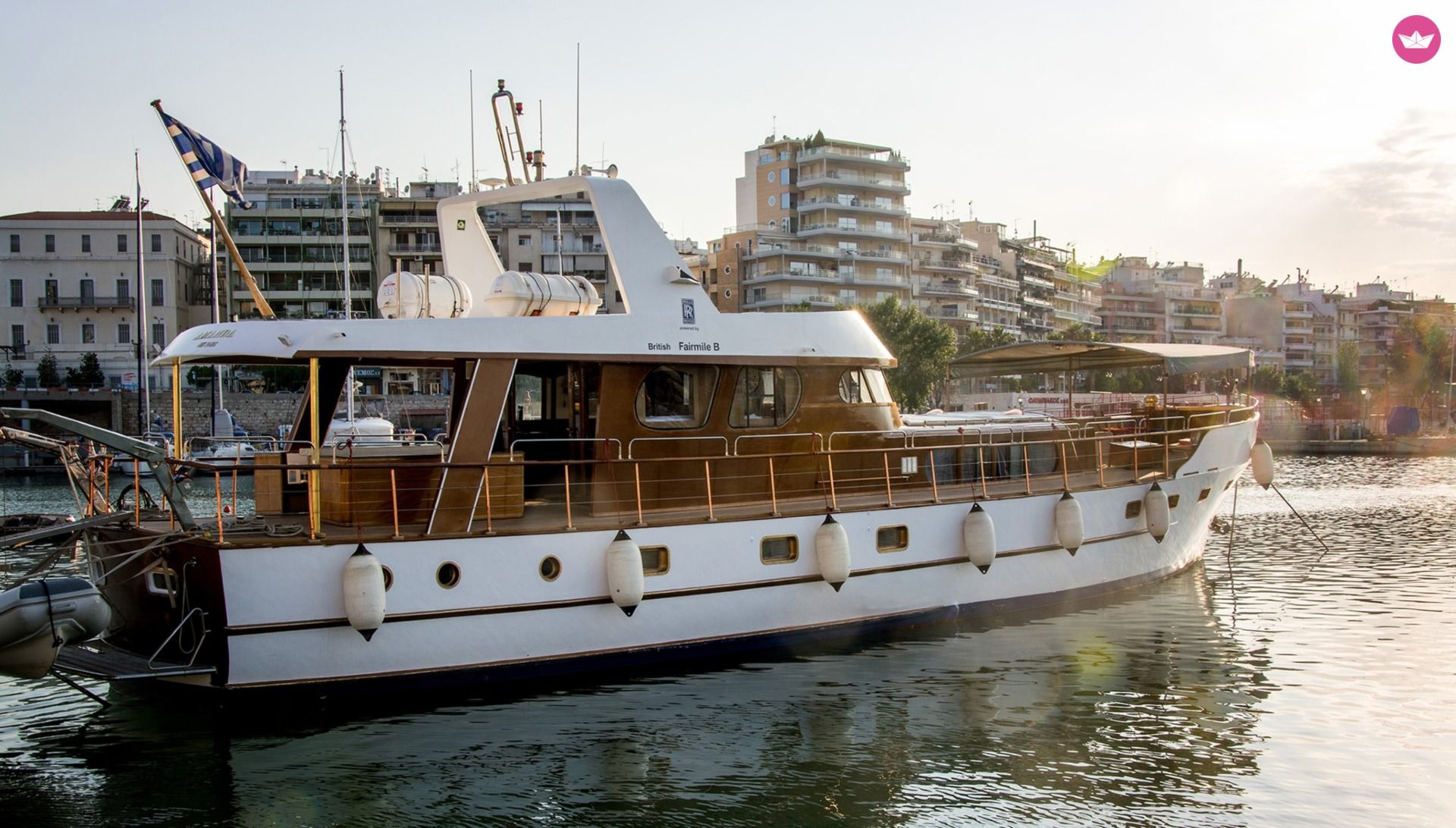 Charter motorboat in Athens  