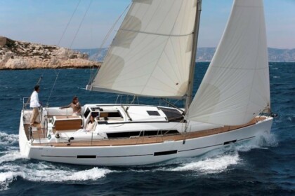 Rental Sailboat Dufour Yachts Dufour 410 GL La Trinité-sur-Mer