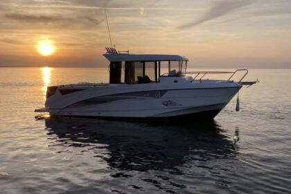 Charter Motorboat Beneteau Barracuda 8 Cabourg