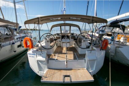 Charter Sailboat  Sun Odyssey 519 -  6 cabs Volos