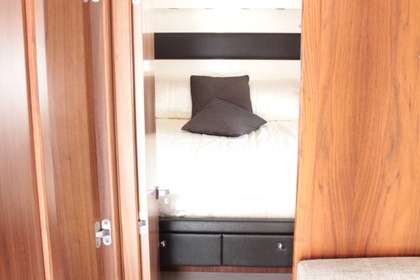 Sunseeker Predator 64