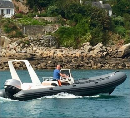 Location Semi-rigide Valiant 750 Cruiser Saint-Malo