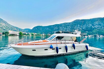 Noleggio Yacht a motore Ferretti 39 Fly Valona