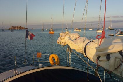 Voilier Jeanneau Gin Fizz super équipé croisière hauturière