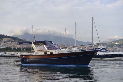 Hire Motorboat Fratelli Aprea 32 Salerno