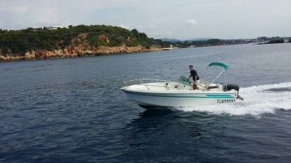 Charter Motorboat Jeanneau Cap Camarat 5.75 Saint-Cyr-sur-Mer