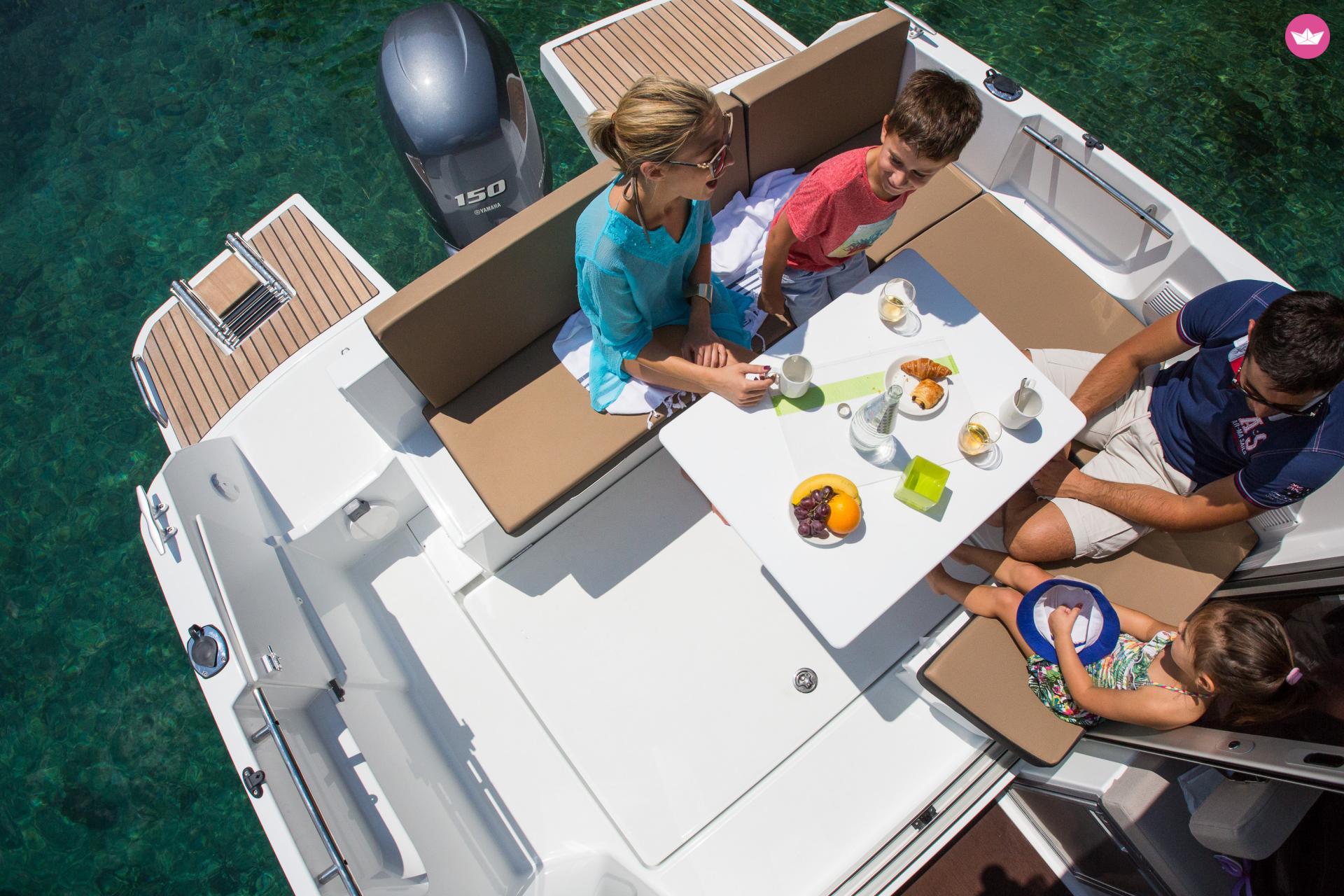 Charter Motorboat Jeanneau Merry Fisher 795 Split