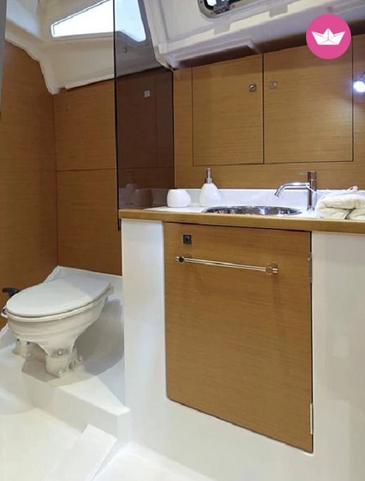 Sailboat Jeanneau Sun Odyssey 37.9  