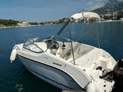 Czarter Łódź motorowa Quicksilver 595 Cabin Cruiser Makarska
