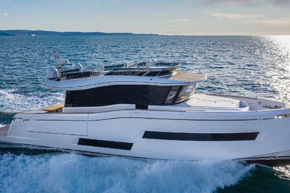 Hire Motor yacht PARDO YACHTS PARDO 60 Saint-Tropez
