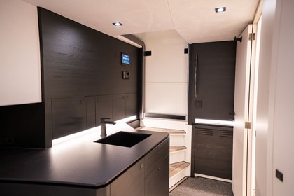 Verhuur Motorboot Vanquish Yachts Vanquish 45 Port Grimaud