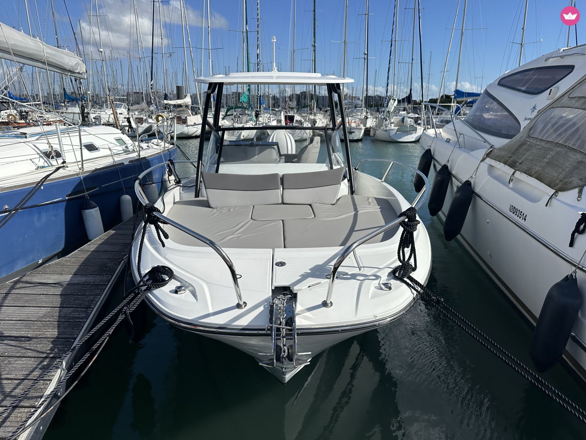 Bateau à moteur Jeanneau Cap Camarat 7.5 WA Série 3 300cv 6
