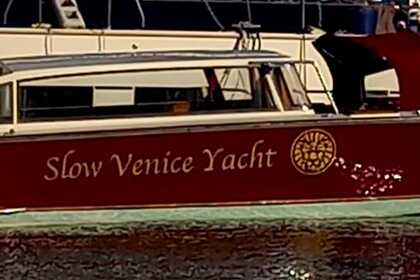 Hire Motorboat Vio Taxi Venice