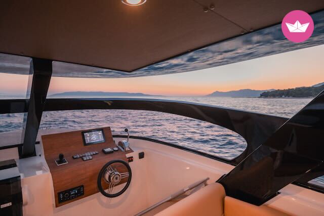 Bateau à moteur FELIX 37 FELIX 37 480cv 8