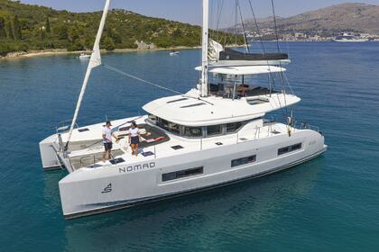 Charter Catamaran Lagoon-Bénéteau Lagoon 55 - 4 + 2 cab. Trogir
