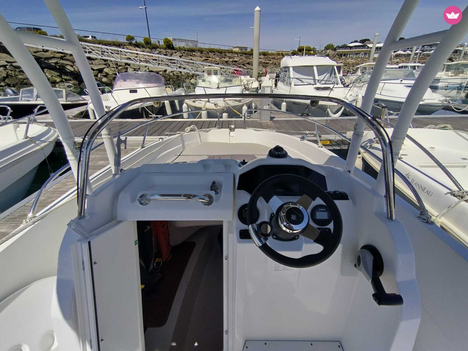 Bateau à moteur Jeanneau CAP CAMARAT 5.5 CC S2 115cv 5
